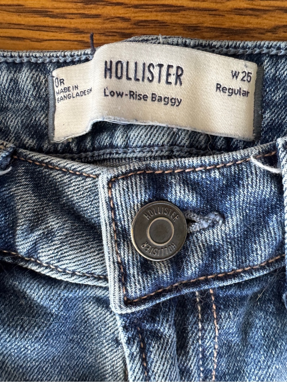 Hollister Women’s Low-Rise Baggy Jeans - Blue Size 25 Regular aka Size 0